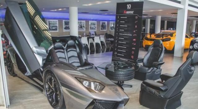 迪拜土豪果真壕横，七百多万豪车被切割改造，成品不敢看