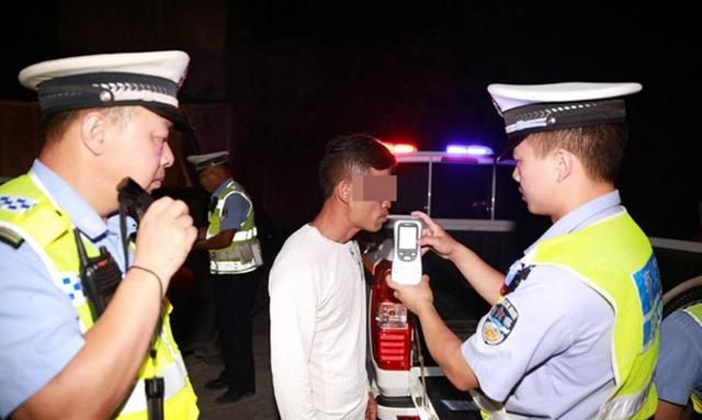 喝了酒在车内休息也没开车，却被判是酒驾？车主泪眼巴巴：凭啥