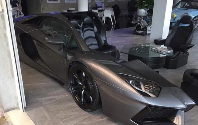 迪拜土豪果真壕横，七百多万豪车被切割改造，成品不敢看