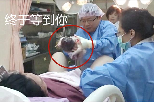 妻子顺产时丈夫抓拍了三张经典照片不禁泪奔母爱真伟大