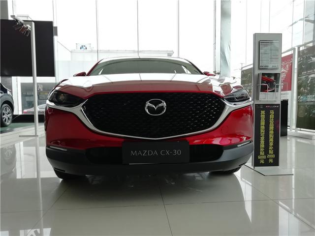 “小红椒”马自达CX-30实车更好看,首付只需4万