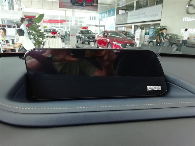 “小红椒”马自达CX-30实车更好看,首付只需4万