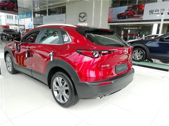 “小红椒”马自达CX-30实车更好看,首付只需4万