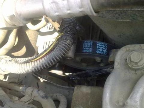 你的汽车皮带有保养过吗？如果行驶时皮带突然断了又该如何处理？