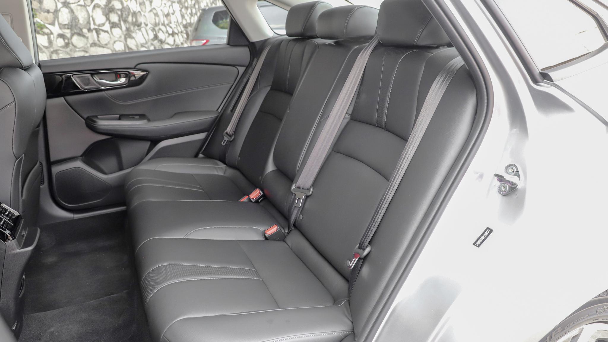 15万买混动,该选丰田卡罗拉还是本田凌派?