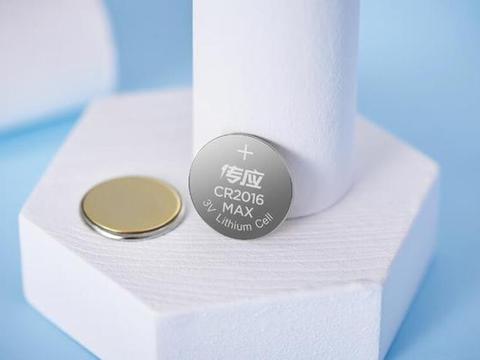 世界上最遥远的距离是：人在车门外却进不去