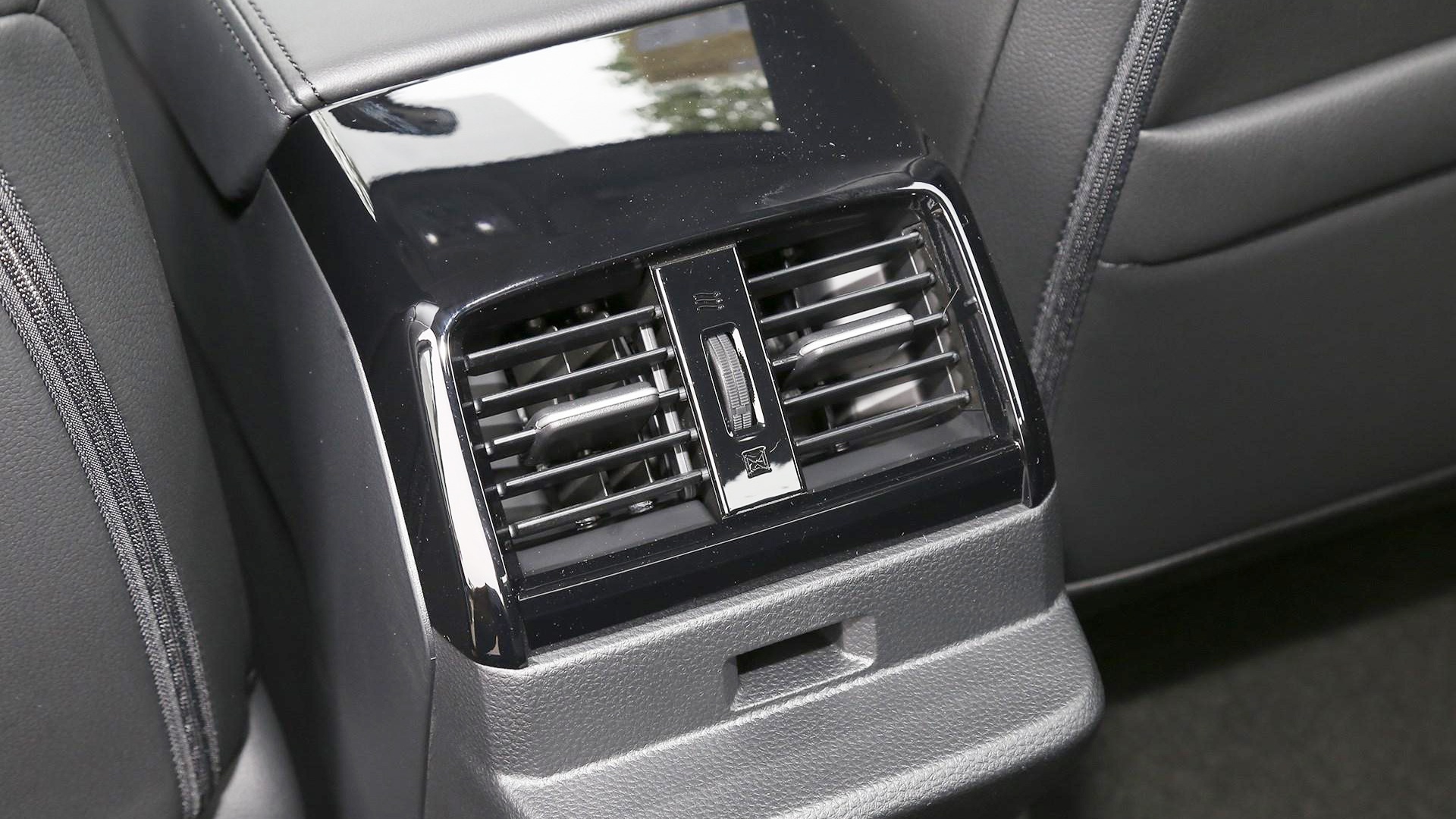 15万买混动,该选丰田卡罗拉还是本田凌派?