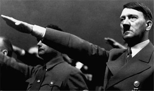 84年前，那位不向纳粹敬礼，还双手抱胸的德国市民，最后结局如何