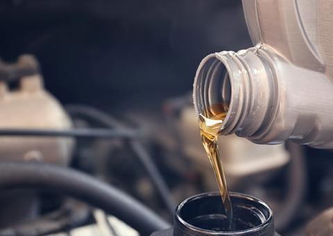 汽车保养：汽车机油多久换一次？这些品牌的机油靠谱！
