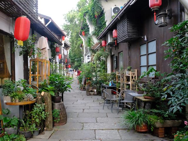 杭州一条历史文化古街,很有生活气息,吸引很多文艺青年打卡
