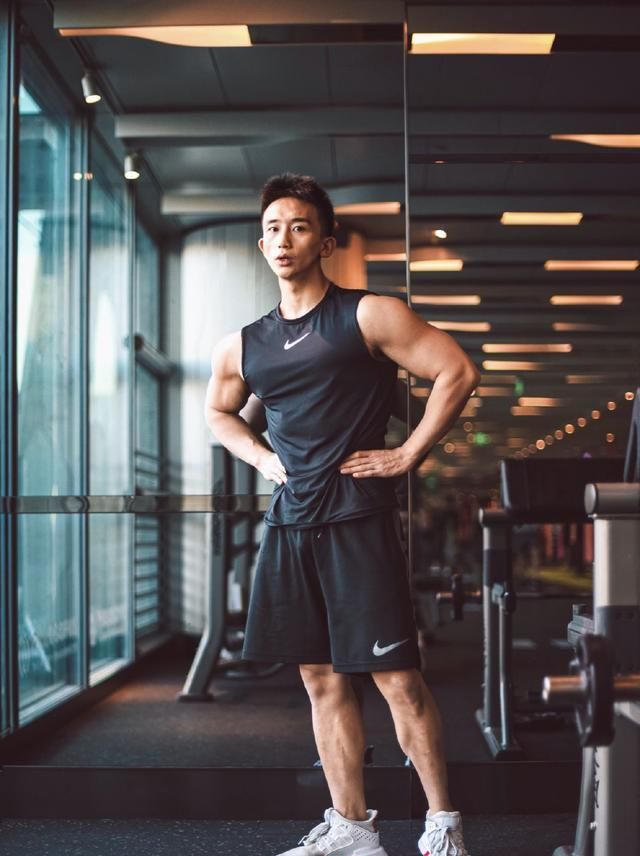 174的男生140斤的图片,170cm140斤男生图片 组图:阳刚,帅气的健身小哥哥,身高174的男生,爱运动,有气质