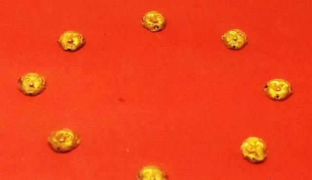金钩矅银饰:六行-孙振华分享国博丝路孔道特展青铜文明之二