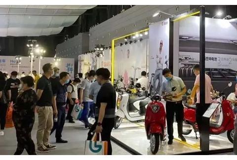 无锡展最大牌明星，雅迪亮相神兵利器，率先抢占旺季先机！