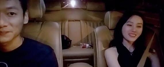富二代主播开900万劳斯莱斯跑网约车,看到美女乘客,网友:懂了