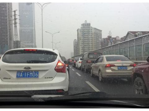 铁打的车出现这3种征兆，火花塞也得麻溜儿换，否则发动机将大修