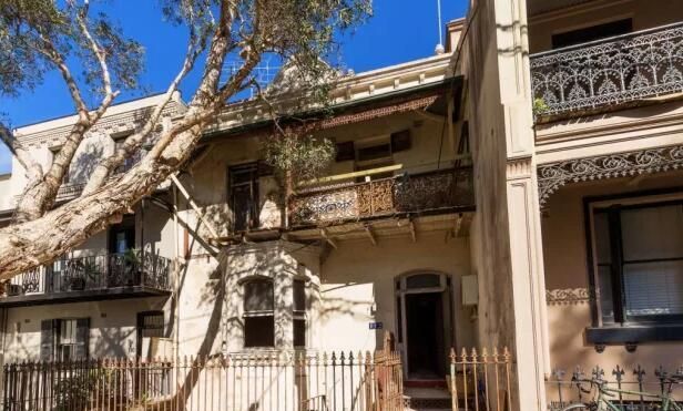 悉尼市中心“垃圾房”挂牌出售 标价360万澳元