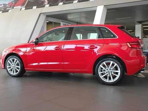 16万就能买的豪华轿跑！有了它，还看啥思域、菲斯塔