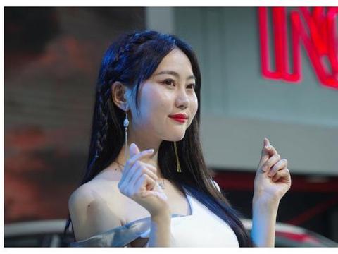 靓丽车模助车展