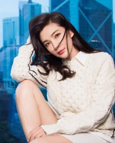 “性感女神”柳岩30岁曾想回老家当文员,北漂5年没钱没房太灰心