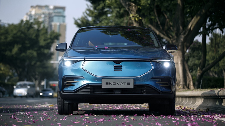 30万买豪华智能电动车,ES6、Model3和天际ME7怎么选?