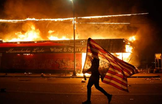 “我们要当官”，不然就是种族歧视！