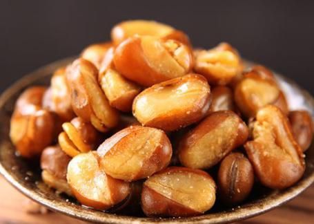 河南的美味小吃"兰花豆"也是特殊的下酒菜
