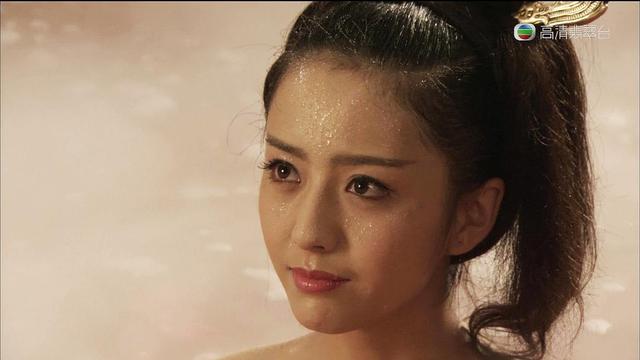 佟丽娅唐装造型又刷屏!古装女神何时能凭演技翻身啊?