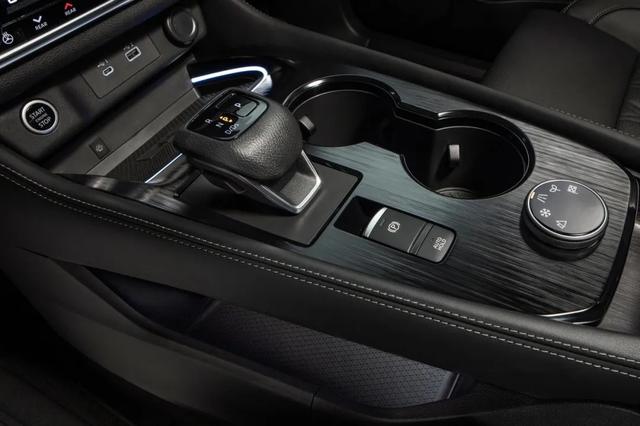 新款变硬派了,日产卖得最好的SUV终于换代了!