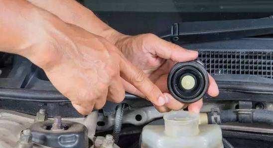 刹车油可以混用吗？老司机这样说