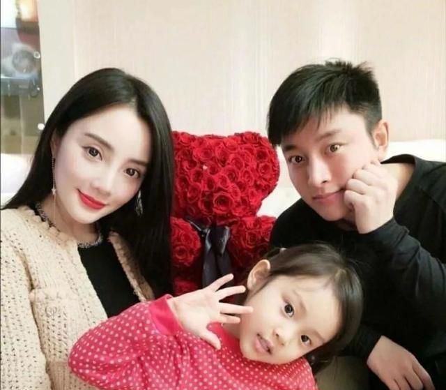 李小璐贾乃亮疑似复合暴露一个真相:复婚的夫妻,现在都怎样了?