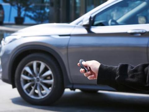 夏天车停一会儿就变烤炉？远程提前启动空调了解一下！