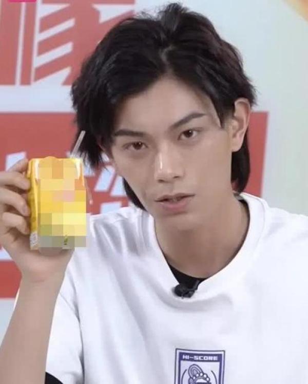 《陈芊芊》男主丁禹兮长得丑?看完他的艺考照片再说!