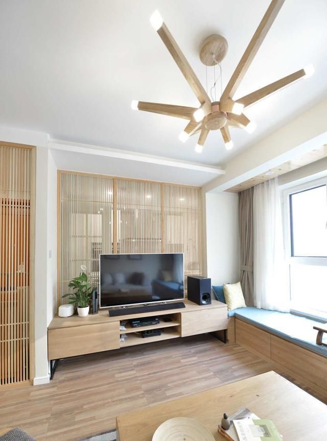 见过最美的中式,客厅坚持做个小抬高,餐厅一分为二多间房