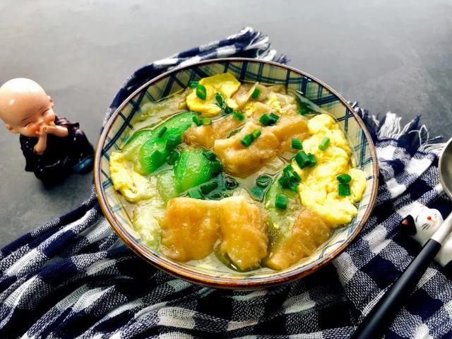 吃剩的油条不要扔,裹进米饭里,就让上海人为它排了20几年队