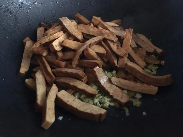 钙含量是豆浆30倍的豆制品,只需要3块钱,下酒菜小零食全都有