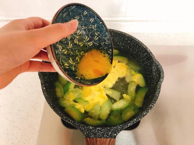 吃剩的油条不要扔,裹进米饭里,就让上海人为它排了20几年队