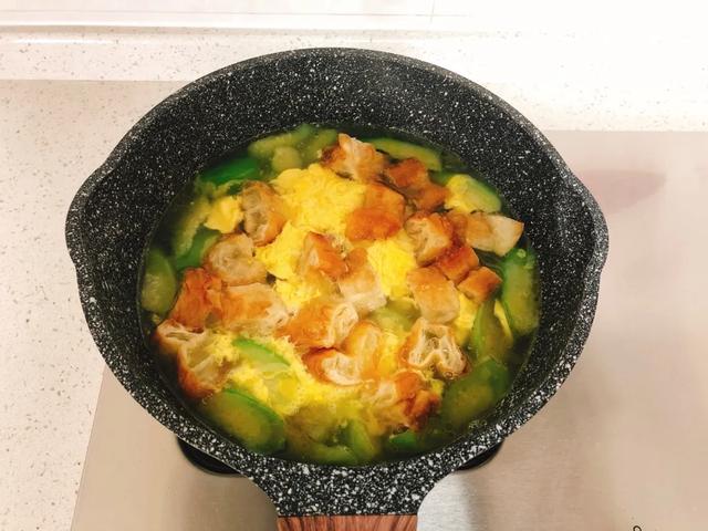 吃剩的油条不要扔,裹进米饭里,就让上海人为它排了20几年队