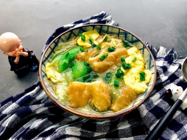 吃剩的油条不要扔,裹进米饭里,就让上海人为它排了20几年队