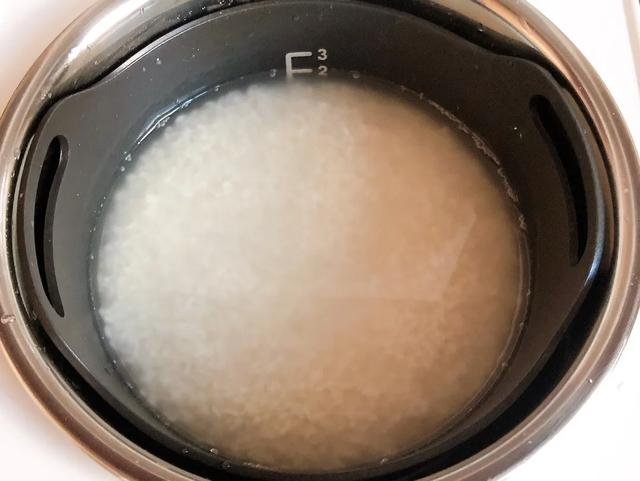 吃剩的油条不要扔,裹进米饭里,就让上海人为它排了20几年队