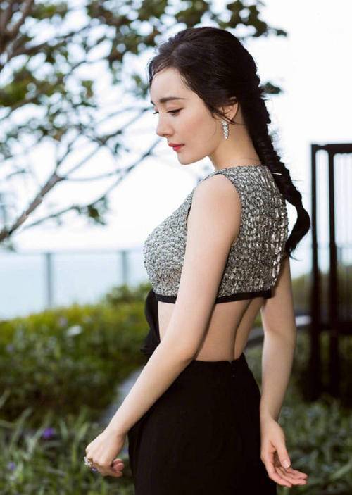 盘点娱乐圈以腰细著称的八大美女明星,谁最让人羡慕?