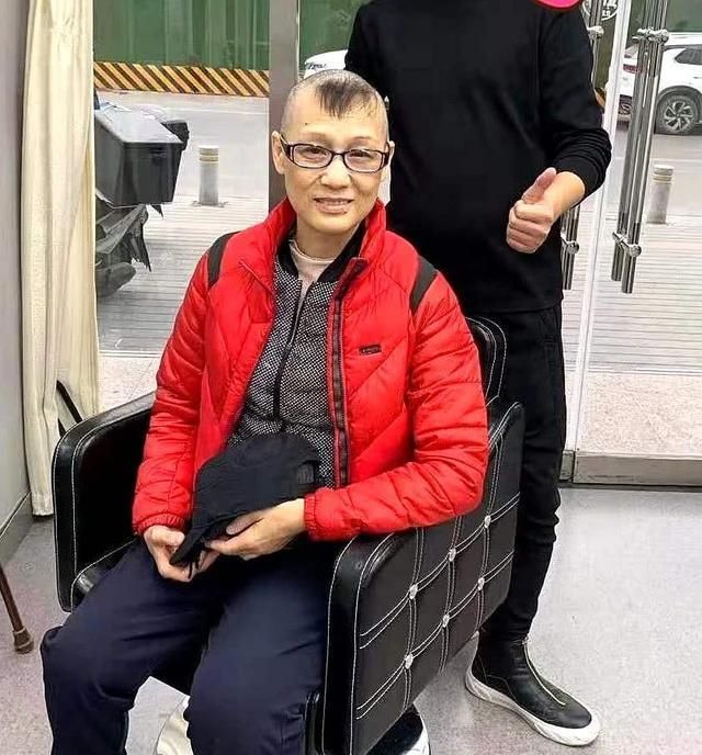 “痣美人”李建群，和导演同居27年不领证，62岁患癌老得认不出