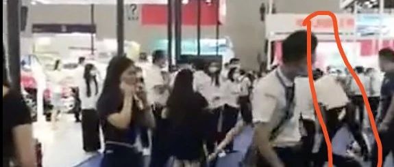 今年首个车展就出事，汽车销售还是没忍住出手互殴