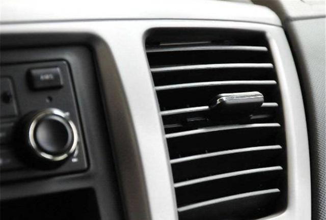 汽车经过暴晒后怎样迅速降温?老司机:送你这4招,再热也不怕!