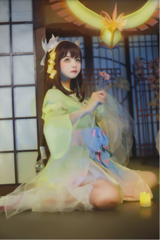 娜可露露"晚萤"绝美cos,网友:野王妹妹快带我上分