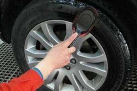 又学了一招，老修车工保养轮胎真有一套，3分钟自己就能搞定
