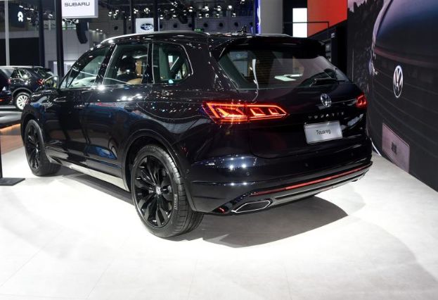 大众汽车2020款,大众汽车2020新款车型 2020款大众途锐亮相,曜黑外观套件加持,3.0t发动机爆出340马力
