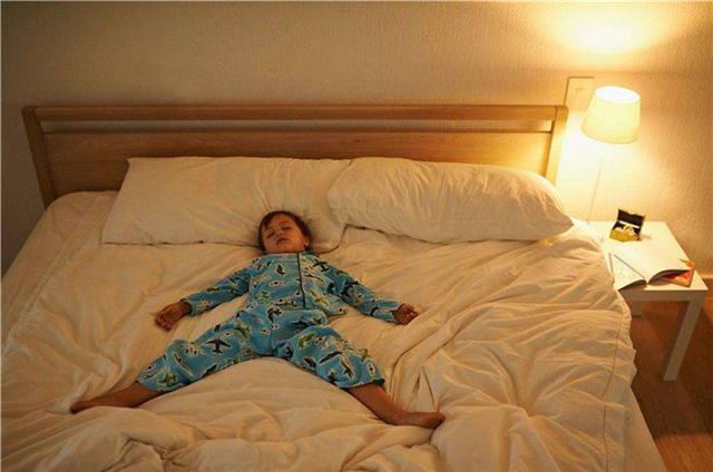 宝宝睡觉时出现这3种反应,说明大脑发育还不错,你家孩子有吗?