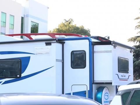 实拍测评2020款拓锐斯特-欧畅版TIC-621A依维柯双拓展C型房车