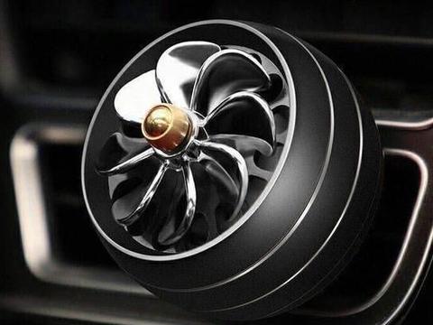 为啥开空调后，车加速变吃力不少？老师傅：你应该把这3点忽略了