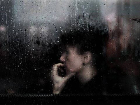 浓烈的色彩,朦胧的意境,摄影师詹姆斯镜头里雨天染色的街道